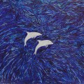 Delfini, Variazioni di penna blu provano a descrivere il mare e il suo movimento. Danzano gioiosi i delfini. Artwork by Ren Zen